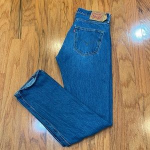 A great pair of 501 Levi’s in blue Button Fly Pockets copper rivets Men
